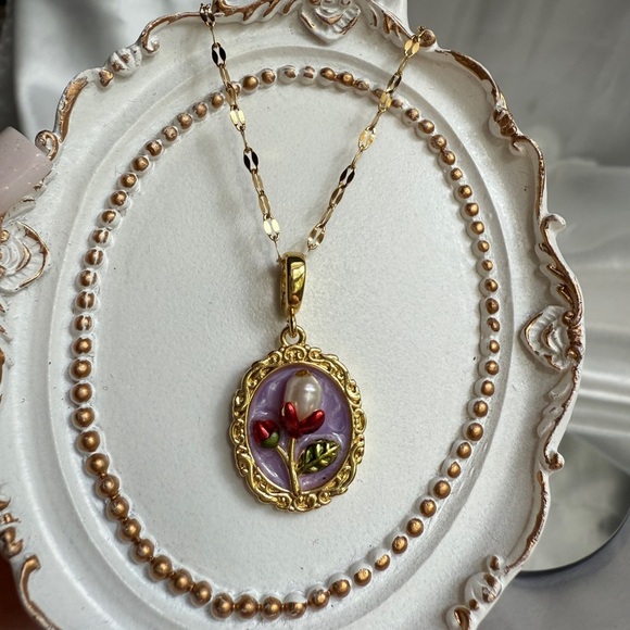 Unique 
ART CANVA 
Gold and Red Floral Pendant Necklace - Picture 9 of 9